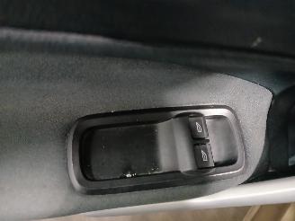 Ford Fiesta Fiesta 6 (JA8) Hatchback 1.6 TDCi 95 (T3JA(Euro 5)) [70kW]  (02-2010/1=
2-2015) picture 13