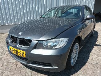 krockskadad bil auto BMW 3-serie 3 serie (E90) Sedan 318d 16V (M47-D20(204D4)) [90kW]  (03-2005/08-2007=
) 2007/3