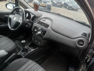 Fiat Punto Grande Punto (199) Hatchback 1.3 JTD Multijet 16V VGT (199.B.4000(Euro=
 5)) [62kW]  (04-2010/...) picture 6