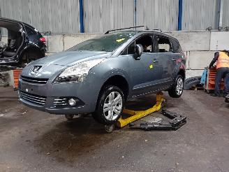 Coche siniestrado Peugeot 5008 5008 I (0A/0E) MPV 1.6 THP 16V (EP6CDT(5FV)) [115kW]  (09-2009/03-2017=
) 2011