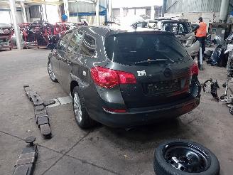 Opel Astra Astra J Sports Tourer (PD8/PE8/PF8) Combi 1.4 Turbo 16V (A14NEL/B14NEL=
) [88kW]  (10-2010/04-2016) picture 3