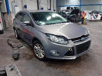 Coche siniestrado Ford Focus Focus 3 Wagon Combi 1.0 Ti-VCT EcoBoost 12V 125 (M1DA(Euro 5)) [92kW] =
 (02-2012/05-2018) 2013/8