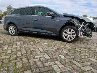 Renault Mégane Megane IV Estate (RFBK) Combi 5-drs 1.3 TCE 140 16V (H5H-450(H5H-A4)) =
[103kW]  (01-2018/...) picture 6