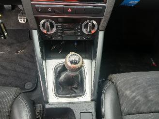 Audi A3 A3 (8P1) Hatchback 3-drs 2.0 TDI 16V (CFFB) [103kW]  (05-2003/08-2012)= picture 16