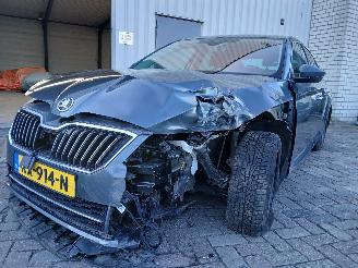 damaged passenger cars Skoda Superb Superb (3V3) Liftback 1.8 TSI 16V (CJSA) [132kW]  (03-2015/06-2024) 2017/1