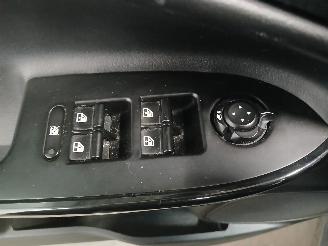 Alfa Romeo Giulietta Giulietta (940) Hatchback 1.6 JTDm 16V (940.A.3000) [77kW]  (04-2010/0=
2-2016) picture 12