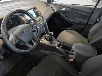 Ford Focus Focus 3 Wagon Combi 1.0 Ti-VCT EcoBoost 12V 100 (M2DC) [74kW]  (02-201=
2/05-2018) picture 11