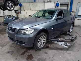 rozbiórka samochody osobowe BMW 3-serie 3 serie (E90) Sedan 318i 16V (N46-B20B) [95kW]  (09-2005/03-2007) 2006/2