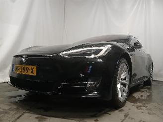 Vaurioauto  passenger cars Tesla Model S Model S Liftback P100D AWD (L2S) [568kW]  (10-2016/...) 2017/11