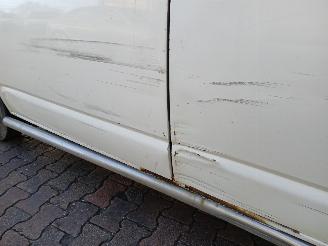 Volkswagen Transporter Transporter T5 Van 2.5 TDi (BNZ) [96kW]  (04-2003/11-2009) picture 19