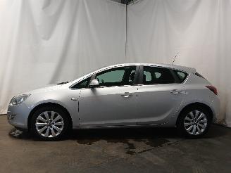 Opel Astra Astra J (PC6/PD6/PE6/PF6) Hatchback 5-drs 1.4 16V ecoFLEX (A14XER(Euro=
 5)) [74kW]  (12-2009/10-2015) picture 4