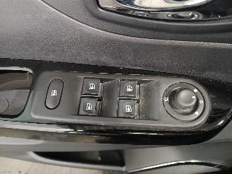 Renault Captur Captur (2R) SUV 1.5 Energy dCi 90 FAP (K9K-612) [66kW]  (06-2015/...) picture 17