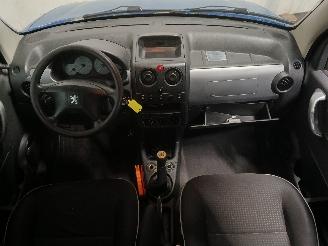 Peugeot Partner Partner Combispace MPV 1.6 16V (TU5JP4(NFU)) [80kW]  (07-2001/03-2008)= picture 11