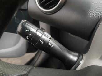 Peugeot 107 107 Hatchback 1.0 12V (384F(1KR)) [50kW]  (06-2005/05-2014) picture 13