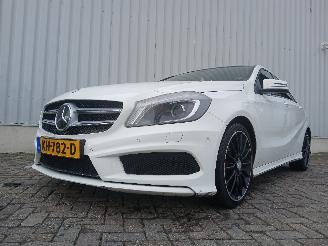 Vaurioauto  passenger cars Mercedes A-klasse A (W176) Hatchback 1.8 A-180 CDI 16V (OM651.901(Euro 5)) [80kW]  (06-2=
012/10-2014) 2013/5