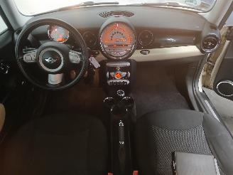 Mini Mini Mini (R56) Hatchback 1.6 16V Cooper (N12-B16A) [88kW]  (10-2006/02-201=
2) picture 11