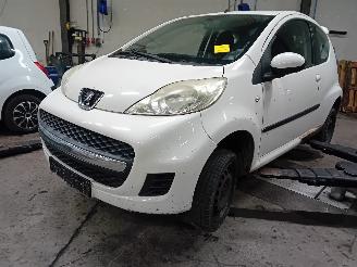  Peugeot 107 107 Hatchback 1.0 12V (384F(1KR)) [50kW]  (06-2005/05-2014) 2012/1