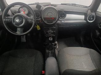 Mini Mini Mini (R56) Hatchback 1.6 16V Cooper (N16-B16A) [90kW]  (09-2009/11-201=
3) picture 20