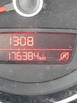 Volkswagen Up! Up! (121) Hatchback 1.0 12V 60 (CHYA) [44kW]  (08-2011/08-2020) picture 2