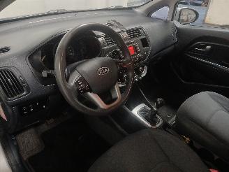 Kia Rio Rio III (UB) Hatchback 1.2 CVVT 16V (G4LA5) [63kW]  (09-2011/12-2017) picture 13