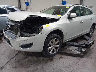 demontáž osobní automobily Volvo V-60 V60 I (FW/GW) Combi 1.6 DRIVe (D4162T) [84kW]  (02-2011/12-2015) 2011/8