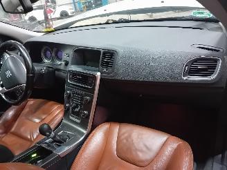 Volvo V-60 V60 I (FW/GW) Combi 1.6 DRIVe (D4162T) [84kW]  (02-2011/12-2015) picture 5