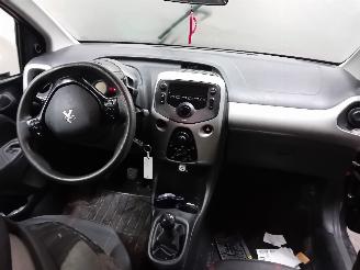 Peugeot 108 108 Hatchback 1.0 12V (1KRFE(CFB)) [51kW]  (05-2014/...) picture 5