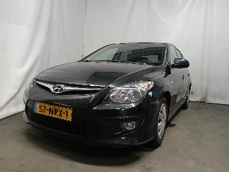 krockskadad bil auto Hyundai I-30 i30 (FD) Hatchback 1.4 CVVT 16V (G4FA) [77kW]  (10-2007/11-2011) 2010/11
