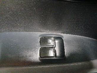 Hyundai I-10 i10 (F5) Hatchback 1.1i 12V (G4HG5) [51kW]  (04-2011/12-2013) picture 13