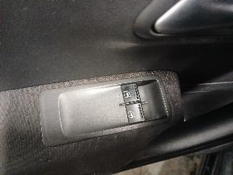 Volkswagen Polo Polo V (6R) Hatchback 1.2 TDI 12V BlueMotion (CFWA(Euro 5)) [55kW]  (1=
0-2009/05-2014) picture 13