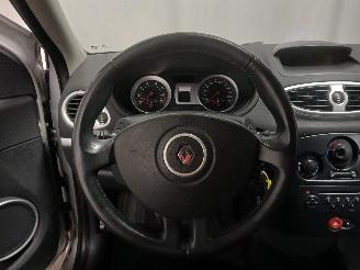 Renault Clio Clio III (BR/CR) Hatchback 1.4 16V (K4J-780) [72kW]  (06-2005/12-2012)= picture 20