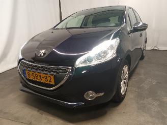 Unfallwagen Peugeot 208 208 I (CA/CC/CK/CL) Hatchback 1.2 Vti 12V PureTech 82 (EB2F(HMZ)) [60k=
W]  (03-2012/12-2019) 2013/11