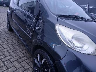 Peugeot 107 107 Hatchback 1.0 12V (384F(1KR)) [50kW]  (06-2005/05-2014) picture 22