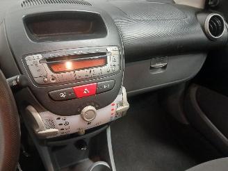 Peugeot 107 107 Hatchback 1.0 12V (384F(1KR)) [50kW]  (06-2005/05-2014) picture 15