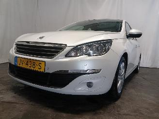 Schadeauto Peugeot 308 308 SW (L4/L9/LC/LJ/LR) Combi 5-drs 1.2 12V e-THP PureTech 130 (EB2ADT=
S(HNS)) [96kW]  (03-2014/06-2021) 2014/5