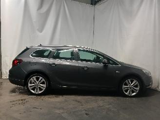 Opel Astra Astra J Sports Tourer (PD8/PE8/PF8) Combi 1.4 Turbo 16V (A14NET(Euro 5=
)) [103kW]  (10-2010/10-2015) picture 7