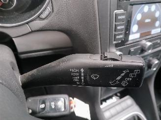 Volkswagen Golf Golf VI (5K1) Hatchback 1.6 TDI 16V (CAYC(Euro 5)) [77kW]  (02-2009/11=
-2012) picture 15