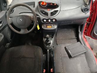 Renault Twingo Twingo II (CN) Hatchback 3-drs 1.2 16V (D4F-764(D4F-E7)) [55kW]  (03-2=
007/09-2014) picture 11