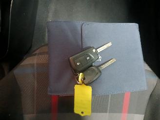 Peugeot 108 108 Hatchback 1.0 12V (1KRFE(CFB)) [51kW]  (05-2014/...) picture 19