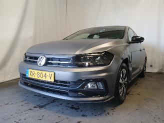 damaged passenger cars Volkswagen Polo Polo VI (AW1) Hatchback 5-drs 1.0 TSI 12V (DUSB) [70kW]  (06-2017/...)= 2019/3