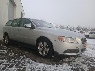 Volvo V-70 V70 (BW) Combi 2.0 D 16V (D4204T(Euro 3)) [100kW]  (10-2007/12-2015) picture 6