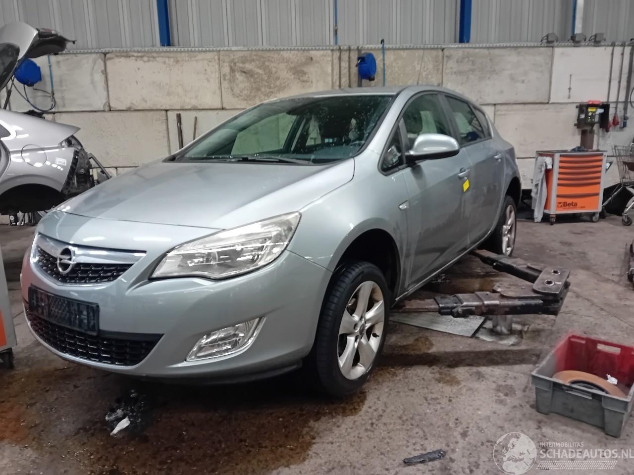 Opel Astra Astra J (PC6/PD6/PE6/PF6) Hatchback 5-drs 1.4 16V ecoFLEX (A14XER(Euro=
 5)) [74kW]  (12-2009/10-2015)