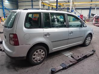 Volkswagen Touran Touran (1T1/T2) MPV 1.6 (BSE) [75kW]  (07-2003/05-2010) picture 3