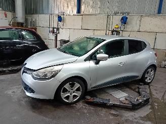 Purkuautot passenger cars Renault Clio Clio IV (5R) Hatchback 5-drs 0.9 Energy TCE 90 12V (H4B-400(H4B-A4)) [=
66kW]  (11-2012/08-2021) 2013/6