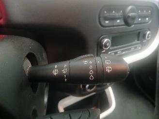 Renault Twingo Twingo III (AH) Hatchback 5-drs 1.0 SCe 70 12V (H4D-400(H4D-A4)) [52kW=
]  (09-2014/...) picture 15