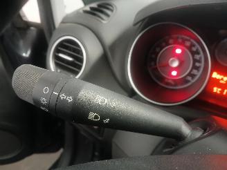 Fiat Punto Punto III (199) Hatchback 0.9 TwinAir (312.A.2000) [63kW]  (03-2012/..=
=2E) picture 14