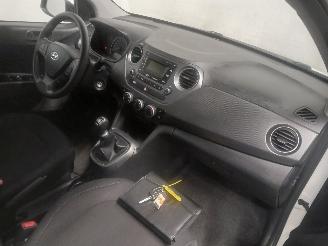 Hyundai I-10 i10 (B5) Hatchback 1.0 12V (G3LA) [49kW]  (08-2013/06-2020) picture 8