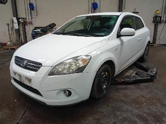 Purkuautot passenger cars Kia Cee d Pro cee'd (EDB3) Hatchback 3-drs 1.4 CVVT 16V (G4FA) [66kW]  (06-2010/=
09-2012) 2010/4