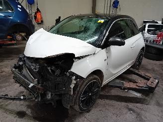 Auto da rottamare Opel Adam Adam Hatchback 3-drs 1.4 16V (A14XER(Euro 5)) [64kW]  (10-2012/02-2019=
) 2013/5