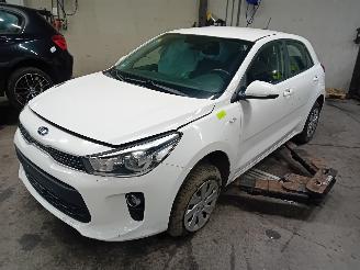 demontáž osobní automobily Kia Rio Rio IV (YB) Hatchback 1.0i T-GDi 100 12V (G3LC) [74kW]  (01-2017/09-20=
20) 2018/7